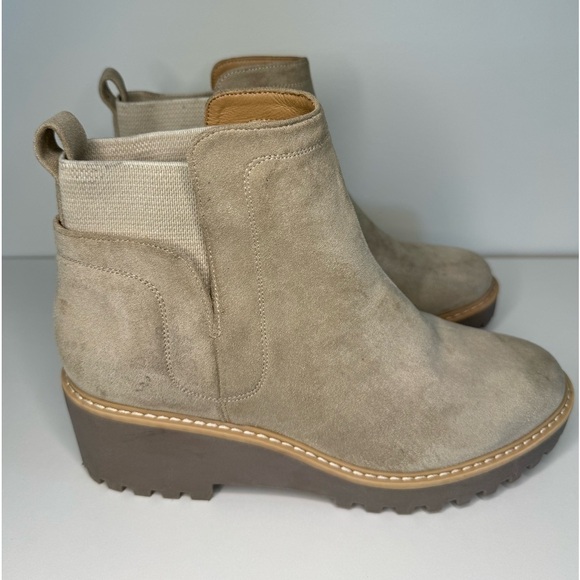 DV by Dolce Vita Rango Chunky Heel Lug Sole Slip On Booties Size 8 - Picture 1 of 7